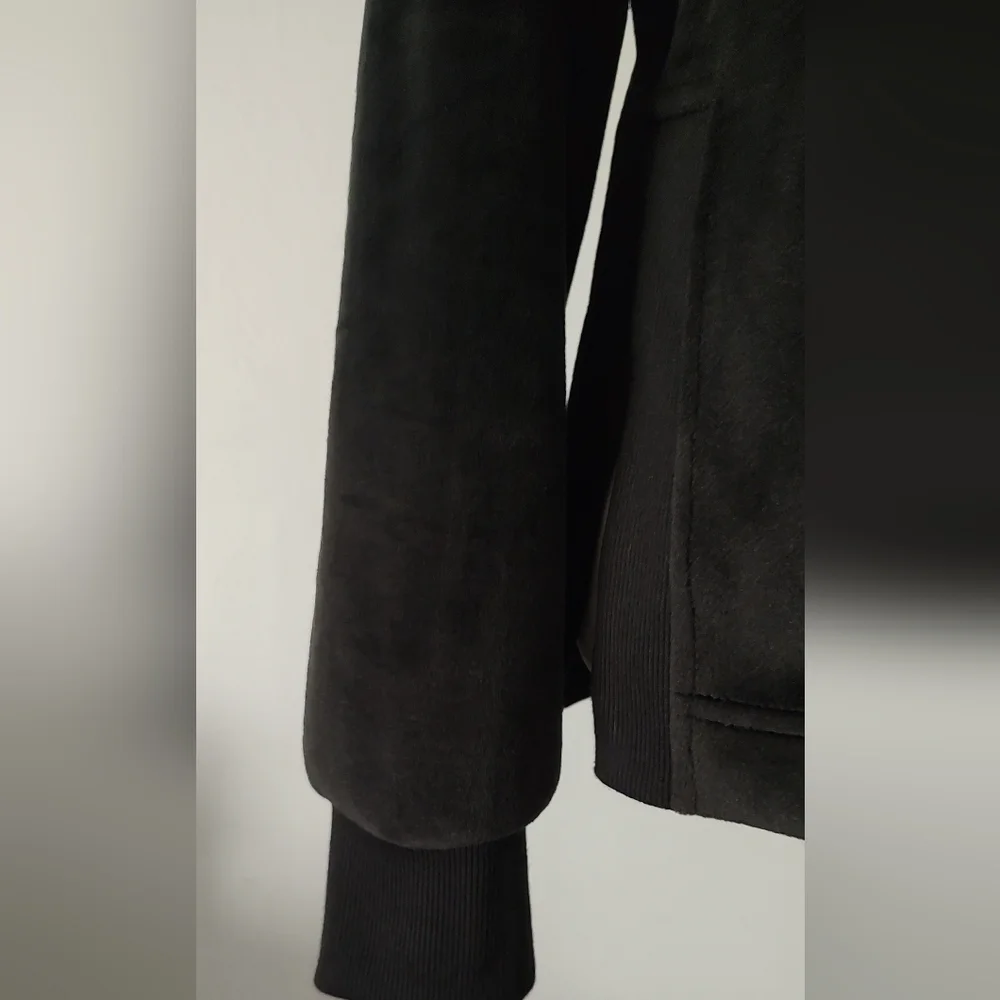 Hoodie  Women Pullover  Black Fleece Size XS  Long Sleeves Warm New without Tag